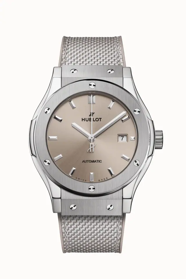 Hublot Classic Fusion Essential Taupe 42 mm 542.NX.4610.NR.HEC25