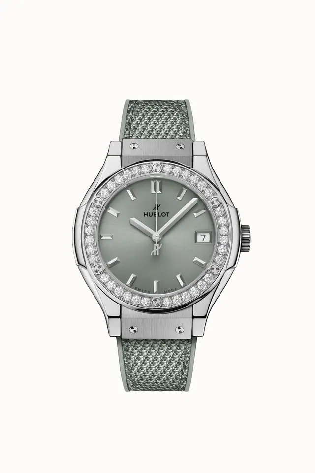 Hublot Classic Fusion Titanium Sage Green Diamonds 33 mm 581.NX.891G.NR.1104