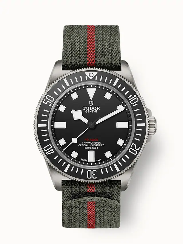 Tudor Pelagos FXD, 42mm titanium case, Green fabric strap with red band, Black rubber strap 25717N-0001