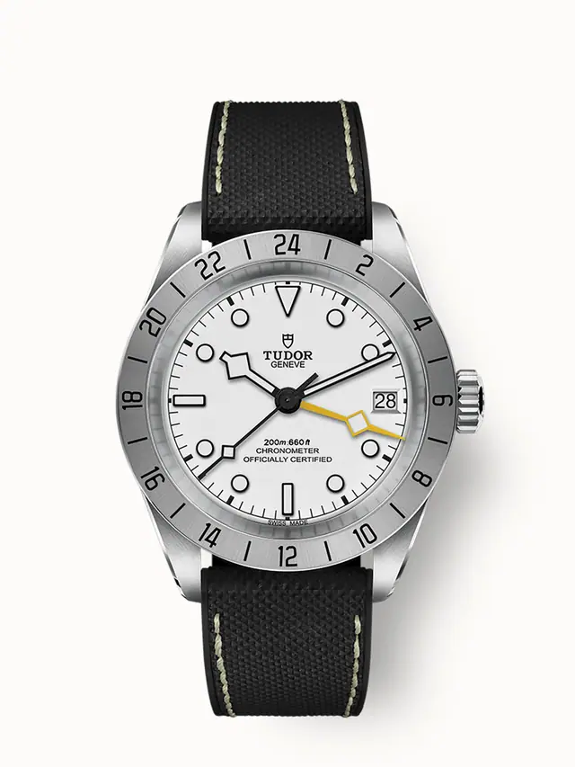 Tudor Black Bay Pro, 39mm steel case, Hybrid rubber and leather strap 79470-0006