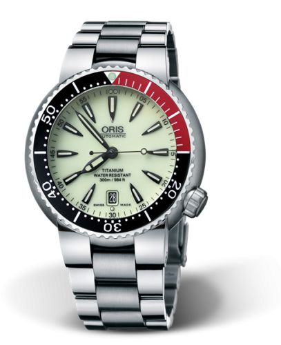 Oris Divers Date Titanium / Lume / Bracelet 01 733 7562 7159-07 8 24 70PEB