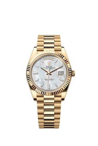 Rolex Day-Date 40 Yellow Gold - Fluted / MOP - Baguette 228238-0071